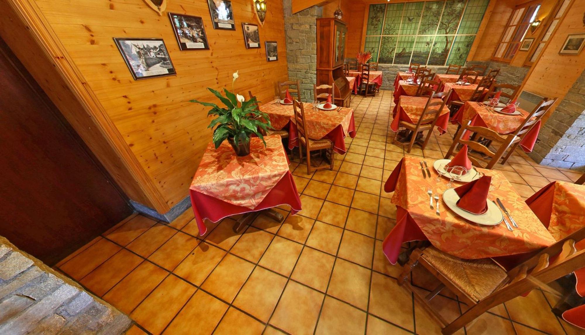 Hotel Les Chalets Brides-les-Bains Exteriör bild